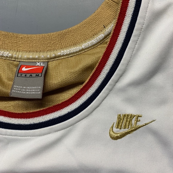 Michael Jordan Jersey - Picture 3 of 4